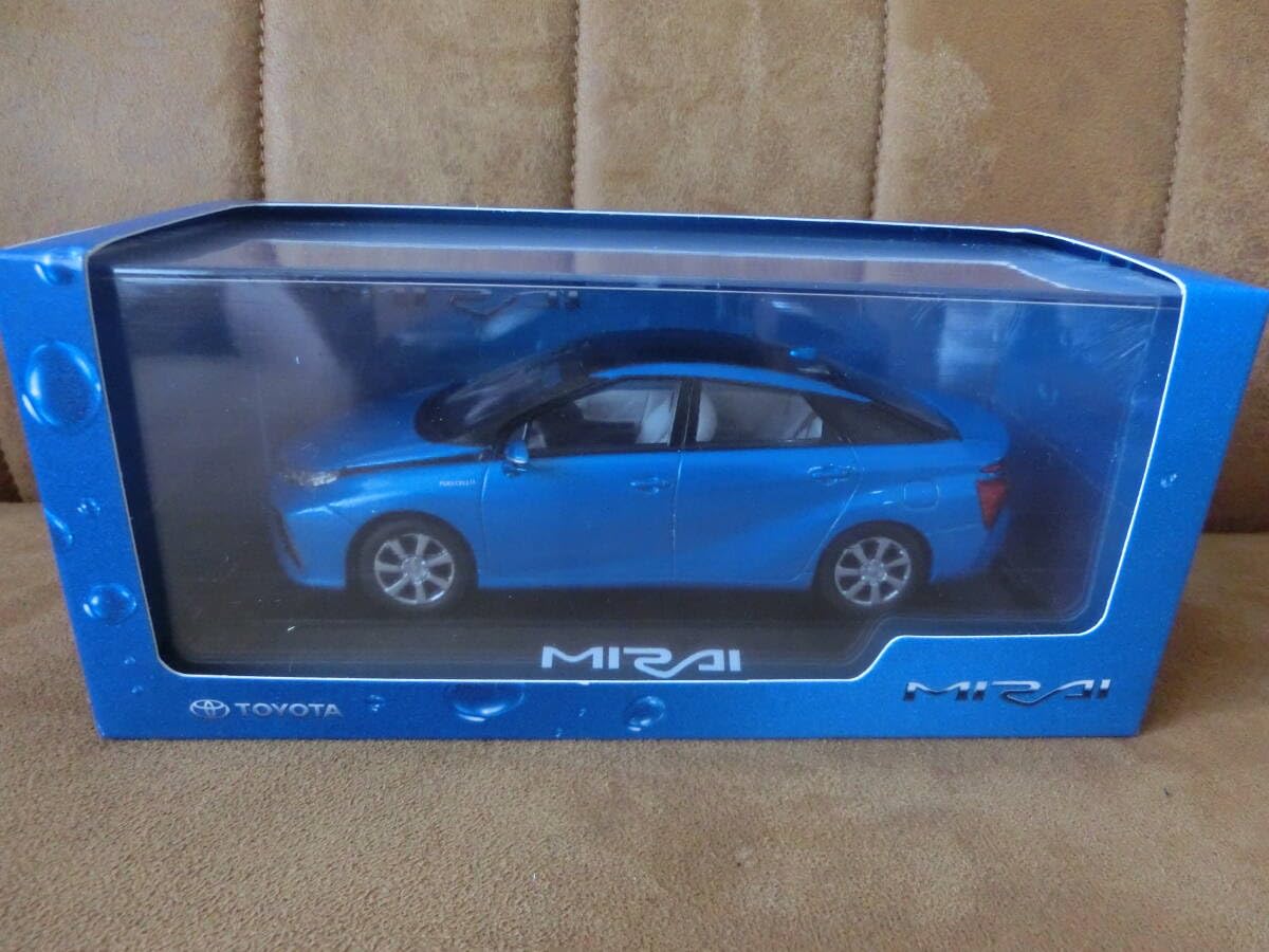 Amazon.co.jp: カラーサンプルミニカー ミライ MIRAI 1/30スケール